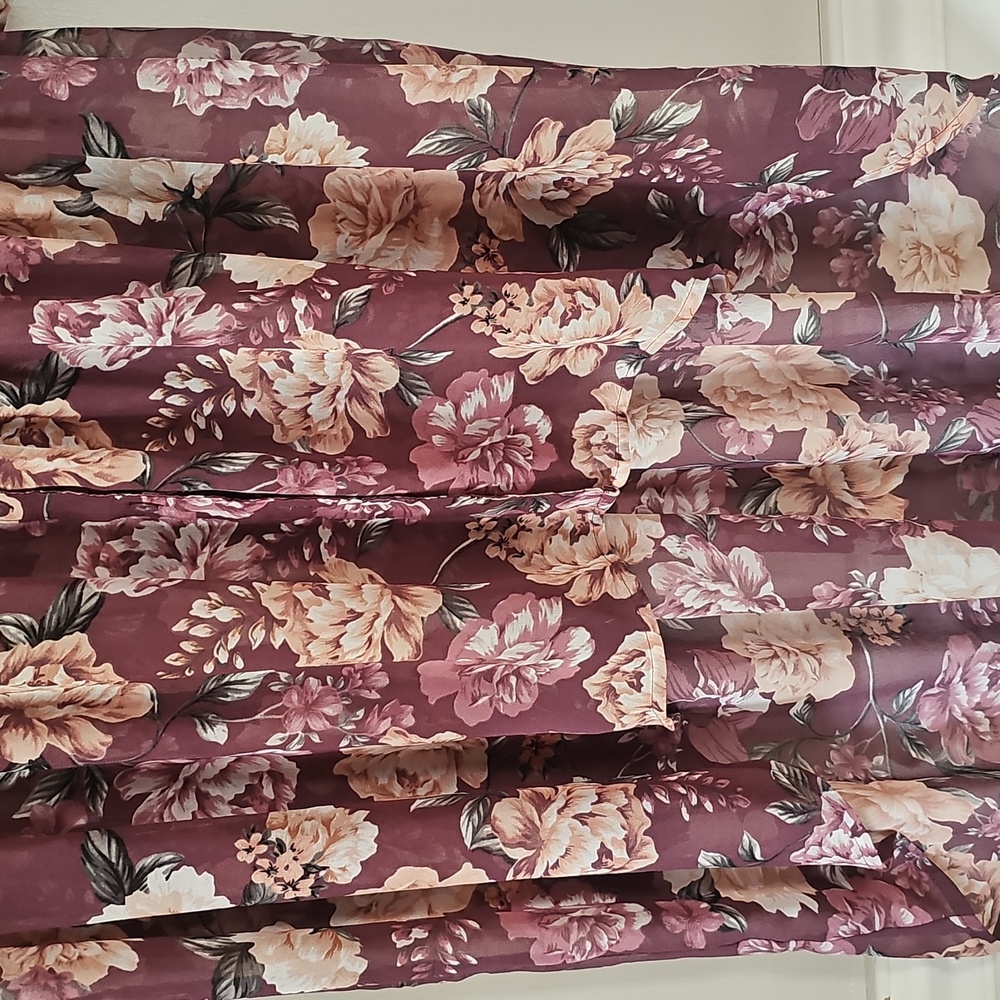 Torrid Sheer High Low Floral Blouse Size 00 - Picture 3 of 5